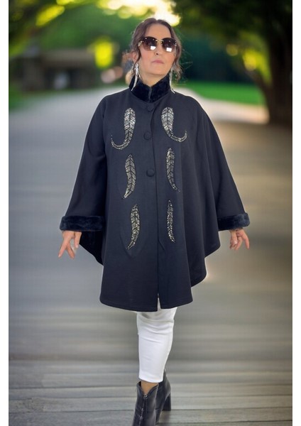 Düğmeli Kol Ağzı ve Yakası Kürk Detay Pul Payet Işlemeli Ekstra Büyük Beden Çelik Örgü Panço Ceket