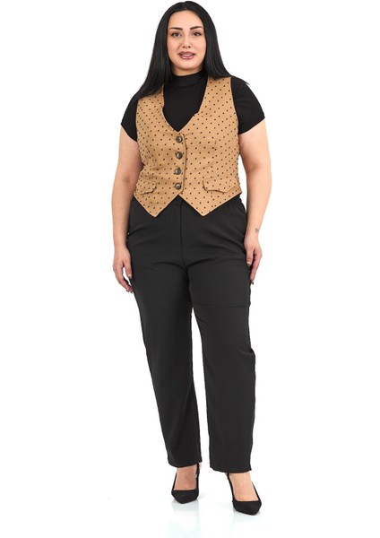 Büyük Beden Düğme Kapamalı Cep Kapaklı Astarlı Kısa Puanlı Bej Rengi Yelek