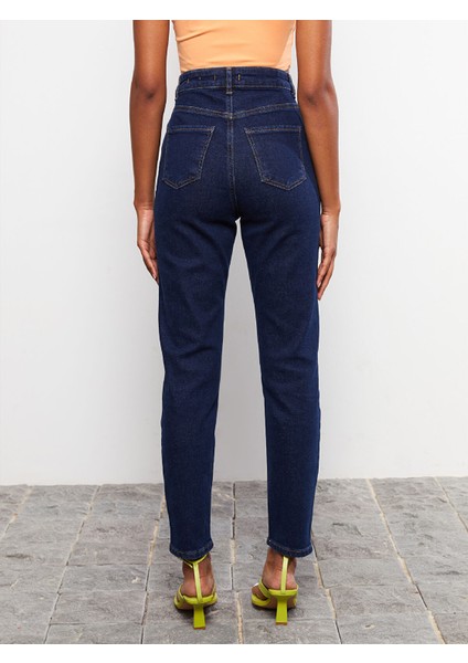 Yeni Sezon Slim Fit Düz Cep Detaylı Kadın Jean Pantolon indirimleri