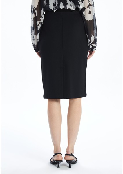 Yeni Sezon Dar Fit Kadın Etek indirimleri