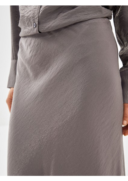 Yeni Sezon Standart Fit Saten Kadın Etek modelleri