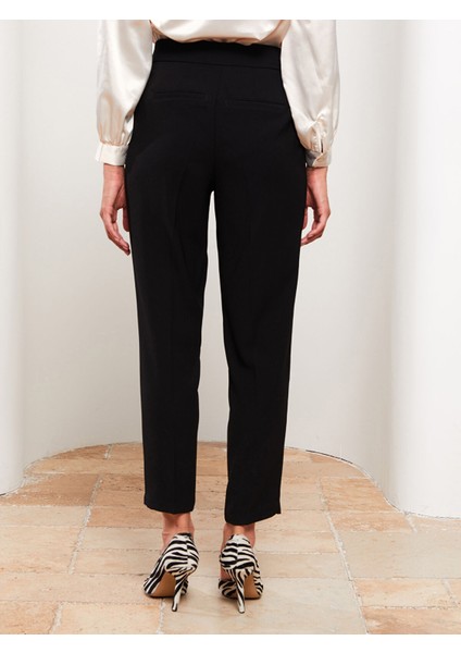 Yeni Sezon Kadın Standart Fit Düz Pantolon indirimleri