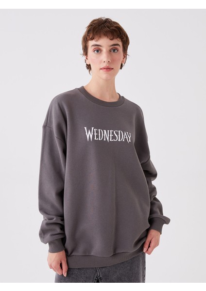 Yeni Sezon Bisiklet Yaka Wednesday Baskılı Oversize Kadın Kalın Sweatshirt fiyatları