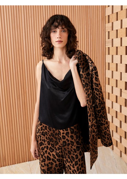 Yeni Sezon Dökümlü Yaka Düz Askılı Kadın Bluz modelleri