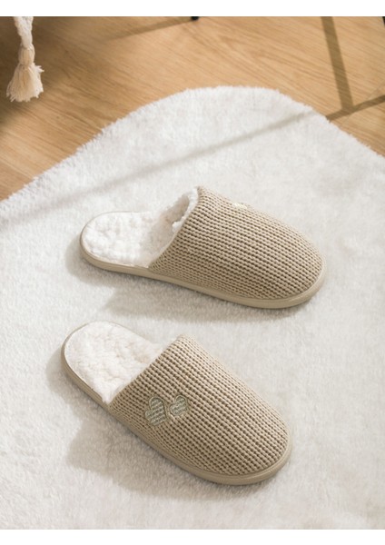 Yeni Sezon Kalp Nakışlı Kadın Ev Terliği fiyatları