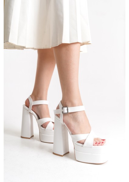 Çapraz Şeritli Tokalı Kalın Yüksek Platform Kadın Düğün Topuklu Beyaz Abiye Ayakkabı modelleri