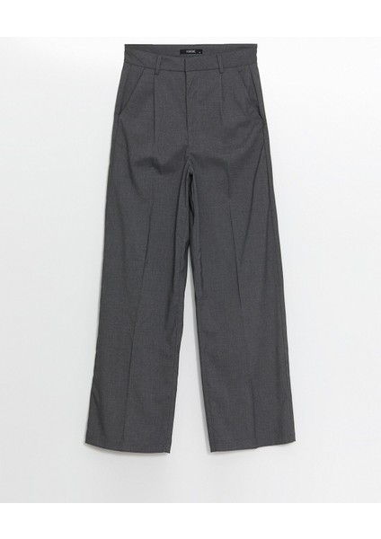 Yeni Sezon Loose Fit Kadın Pantolon indirimleri