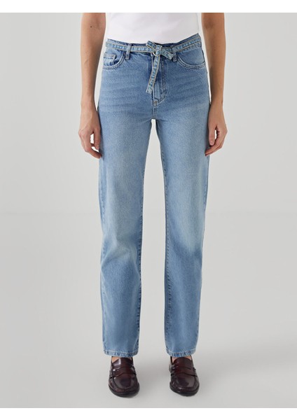 Yeni Sezon Beli Kemerli Straight Fit Kadın Jean Pantolon modelleri