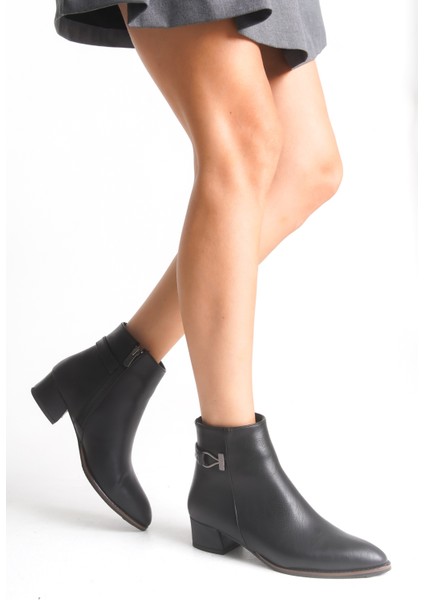 Kadın Alçak Topuk Metal Detaylı Bilek Boy Fermuarlı Bot Bootie indirimleri