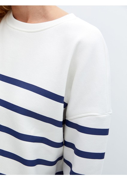 Yeni Sezon Bisiklet Yaka Çizgili Oversize Kadın Kalın Sweatshirt modelleri