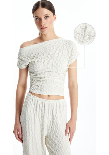 Yeni Sezon Kayık Yaka Dokulu Kadın Bluz