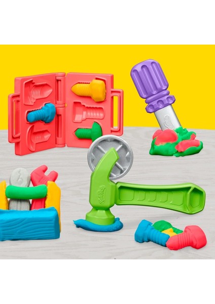 Play-Doh Stamp N Saw Tool Bench - INT-F9141 modelleri