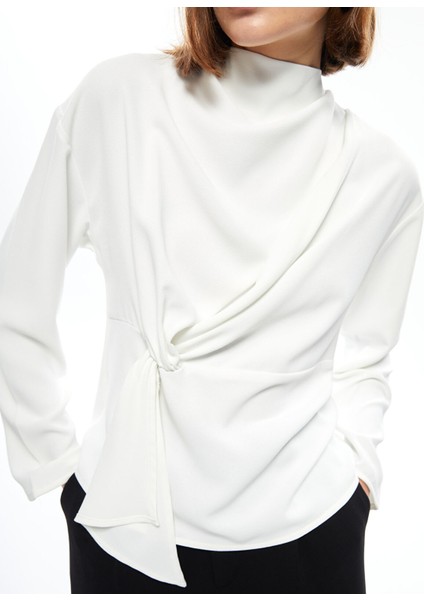 Yeni Sezon Dik Yaka Kadın Bluz fırsatları