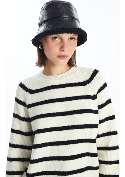 Yeni Sezon Deri Görünümlü Kadın Bucket Şapka fiyatları