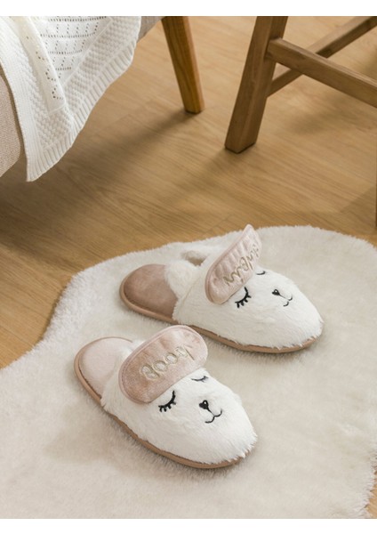 Yeni Sezon 3D Aplike Detaylı Nakışlı Pelüş Kadın Ev Terliği fiyatları