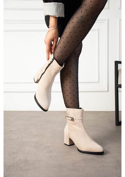 Kadın Bej Süet Lucy Model Yandan Fermuarlı Sivri Burun Kısa Topuklu Bot fırsatları