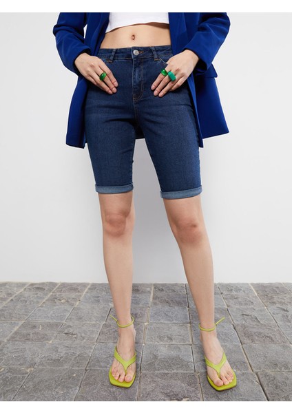 Yeni Sezon Normal Bel Slim Fit Düz Cep Detaylı Kadın Rodeo Jean Şort modelleri