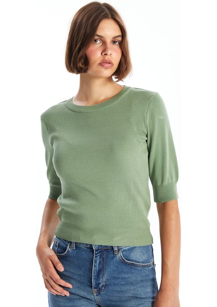 Yeni Sezon Bisiklet Yaka Düz Kısa Kollu Kadın Triko Kazak