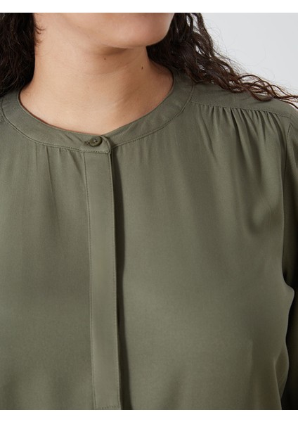 Yeni Sezon Hakim Yaka Kadın Bluz indirimleri