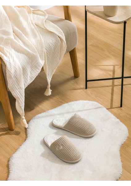 Yeni Sezon Kalp Nakışlı Kadın Ev Terliği