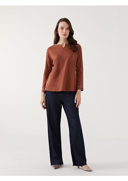 Yeni Sezon Kaçık Yaka Nakışlı Kadın Bluz fiyatları