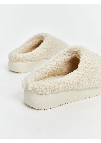 Yeni Sezon Kadın Pelüş Ev Terliği indirimleri