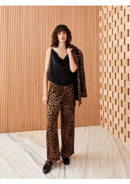 Yeni Sezon Dökümlü Yaka Düz Askılı Kadın Bluz