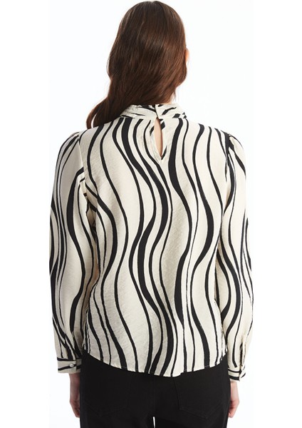 Yeni Sezon Dik Yaka Desenli Oversize Kadın Bluz fırsatları