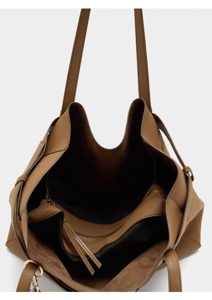 Kemer Detaylı ve Charm'lı Shopper Çanta fırsatları