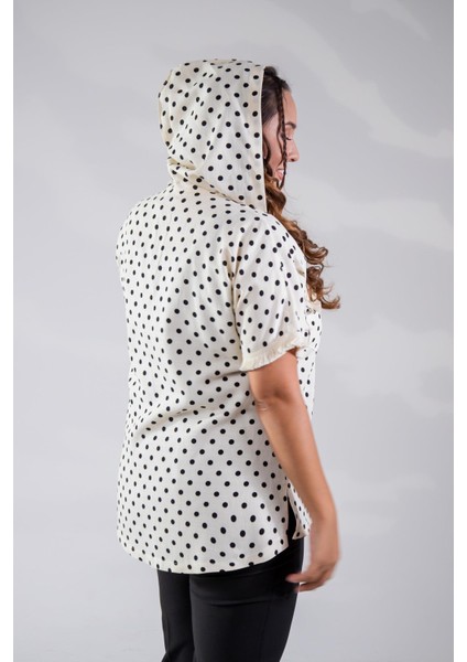 Kadın 8015 Puantiyeli Kapüşonlu Bluz Beyaz modelleri