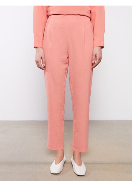 Yeni Sezon Kadın Standart Fit Düz Pantolon fırsatları