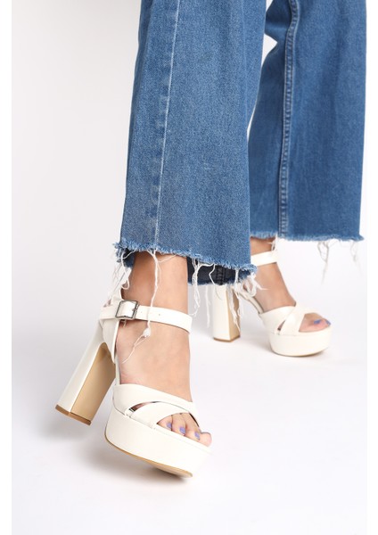 Parlak Çapraz Şeritli Tokalı Kalın Yüksek Platform Kadın Düğün Topuklu Abiye Ayakkabı fiyatları