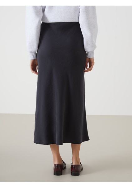 Yeni Sezon Standart Fit Kadın Etek fırsatları