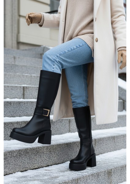 Deri Görünümlü Gold Tokalı Kalın Yüksek Platform Topuklu Fermuarlı Uzun Kadın Siyah Çizme fiyatları