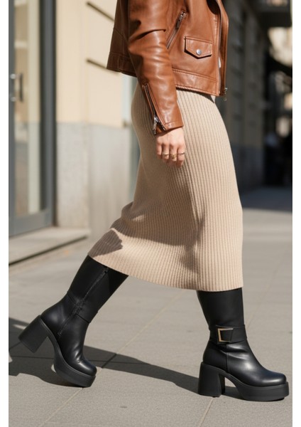 Deri Görünümlü Gold Tokalı Kalın Yüksek Platform Topuklu Fermuarlı Uzun Kadın Siyah Çizme