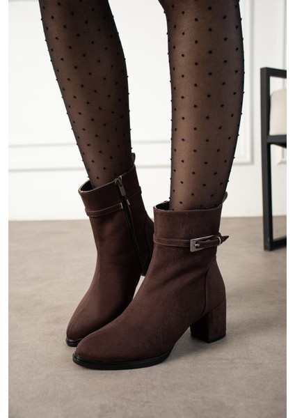 Kadın Kahve Süet Lucy Model Yandan Fermuarlı Sivri Burun Kısa Topuklu Bot
