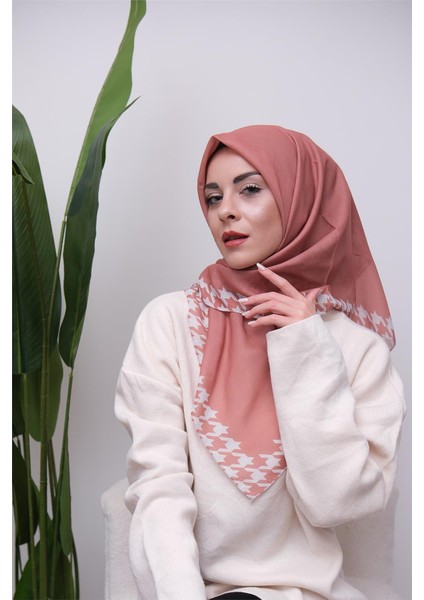 Şık Kazayağı Desenli Dijital Soft Eşarp