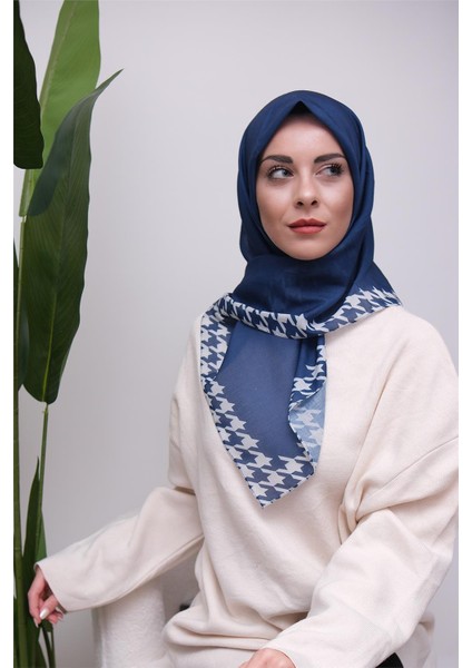 Şık Kazayağı Desenli Dijital Soft Eşarp