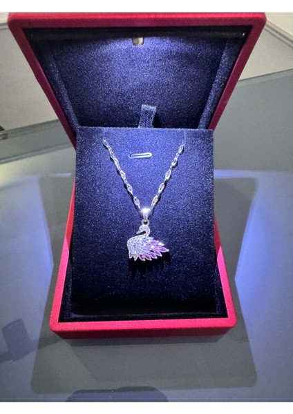 Işıklı Kutuda Pembe Kuğu Kolye Çelik