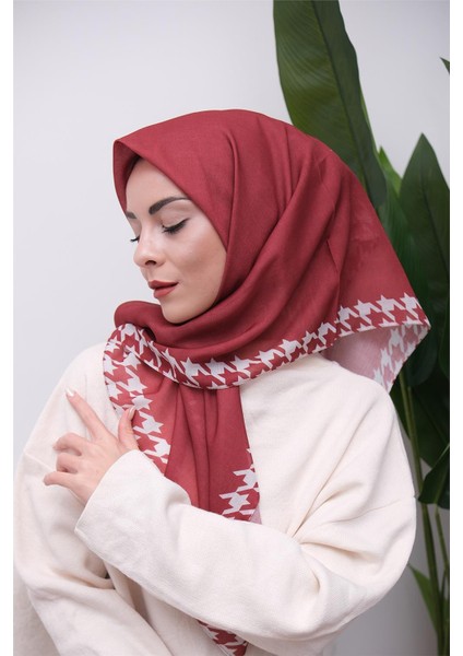 Şık Kazayağı Desenli Dijital Soft Eşarp fırsatları