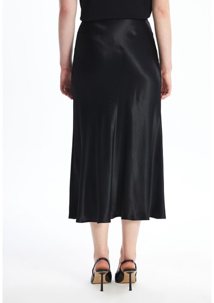 Yeni Sezon Kadın Standart Fit Düz Etek fırsatları