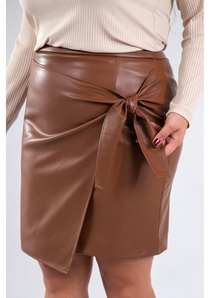 Kadın Büyük Beden Yandan Bağlamalı Suni Deri Taba Etek