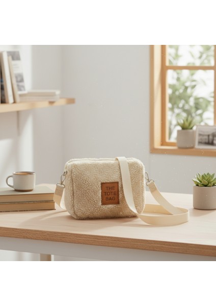 Teddy Kumaş Omuz Çantası Krem fırsatları