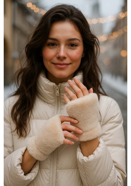 Kadın Kesik Peluş Eldiven Eld-33 Bej