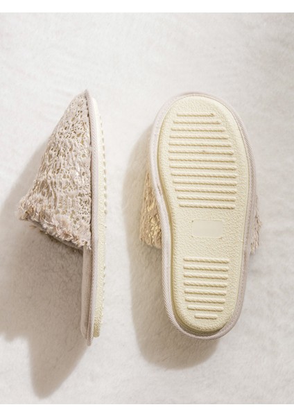 Yeni Sezon Pelüş Kadın Ev Terliği fırsatları