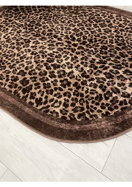 Leopar Desenli Oval Lateks Deri Halı fırsatları