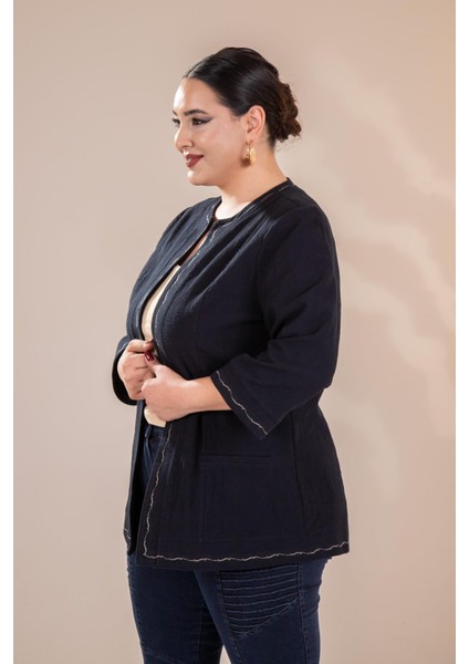 Kadın Büyük Beden Nakışlı Siyah Ceket modelleri