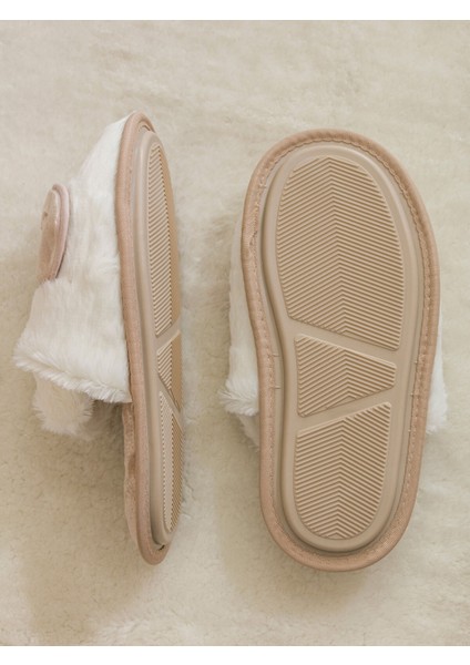 Yeni Sezon 3D Aplike Detaylı Nakışlı Pelüş Kadın Ev Terliği fırsatları