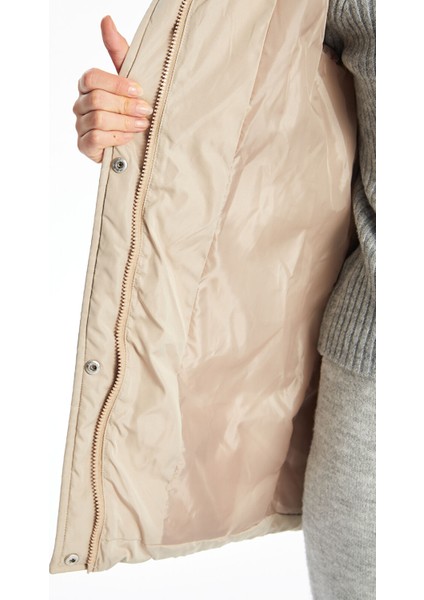 Yeni Sezon Kapüşonlu Kadın Şişme Mont modelleri