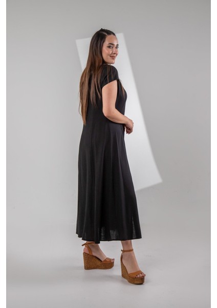 Kadın 111975 Büyük Beden Düğmeli Yırtmaçlı Elbise Siyah